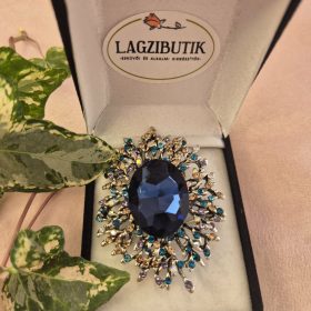 Királykék, nagy köves bross, kitűző.