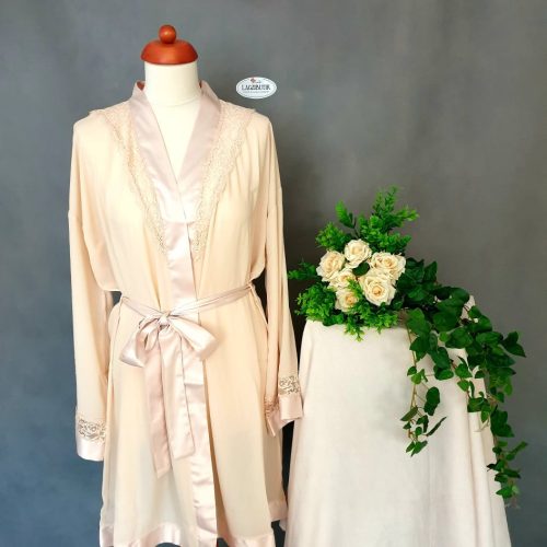 Készülődő köntös-karkötő ajándékcsomag.