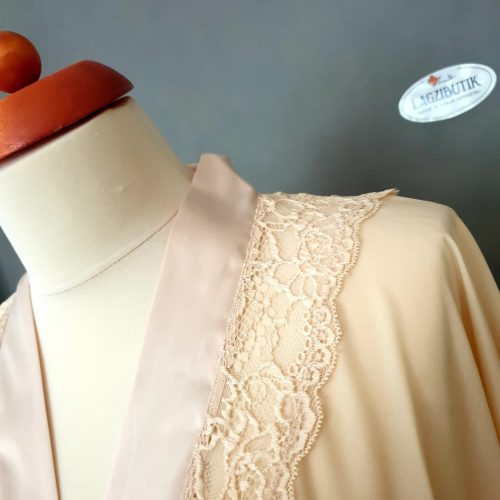 Készülődő köntös-karkötő ajándékcsomag.