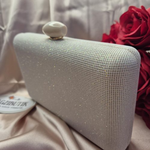 Krémszínű alkalmi táska, menyasszonyi táska csillámokkal.