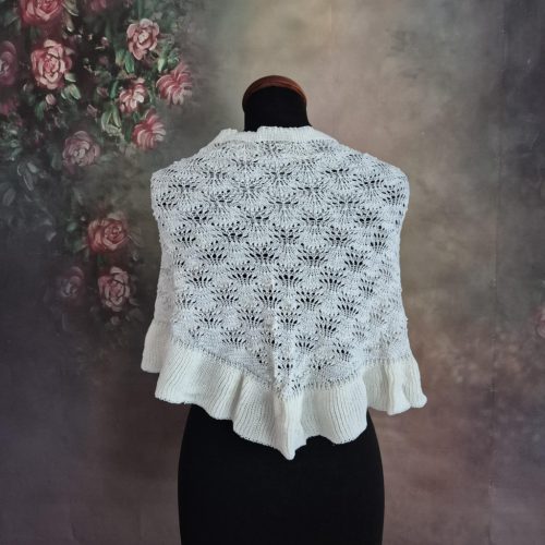 Krémszínű csipkés stóla, vállkendő fodorral.