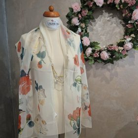 Krémszínű, virágos nyári kendő, stóla.