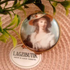   Kerek, porcelán betétes gyűrűtartó, szelence, gyógyszertató.