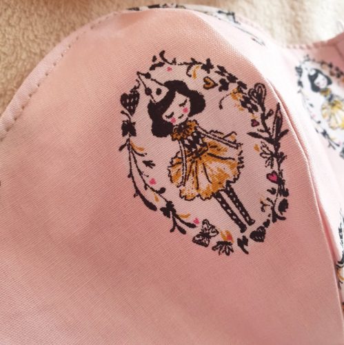 Rózsaszín, lányos arcmaszk.