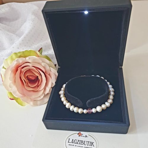 Karkötő vagy óratartó ékszerdoboz LED megvilágítással..