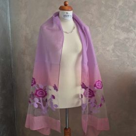 Lila-rózsaszín bordűrös stóla, kendő.