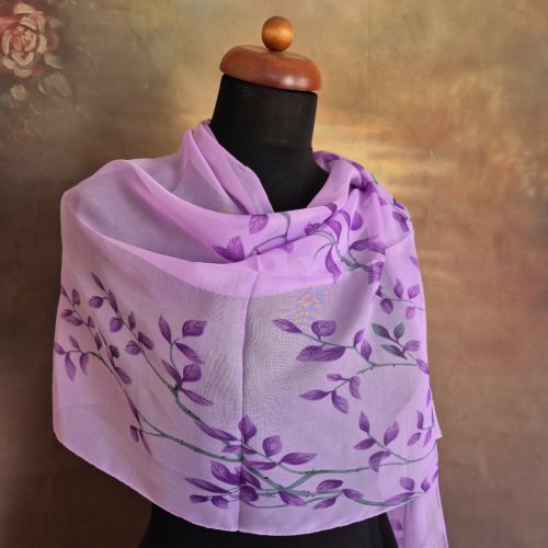 Orgonalila, leveles stóla, kendő.