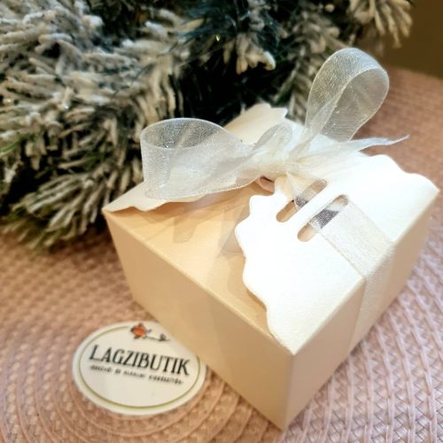 Csiszolt kristály függődísz, ablakdísz, karácsonyi dekoráció.