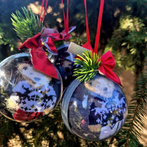 Női zokni macis mintával.