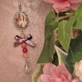 Mária medálos függődísz, kulcstartó ásványokkal.