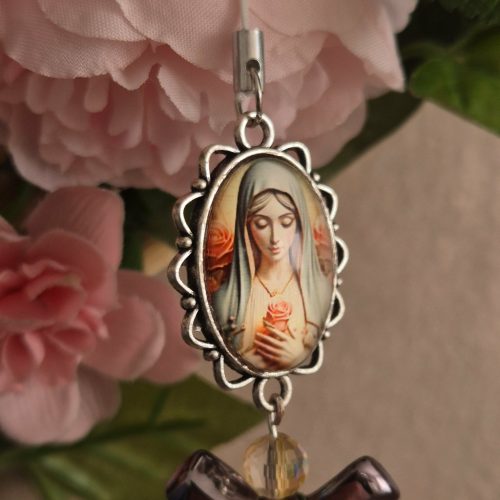 Mária medálos függődísz, kulcstartó ásványokkal.