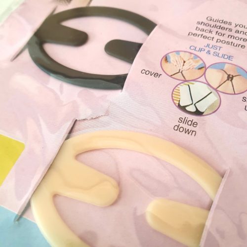 Melltartópánt-variáló kellék.