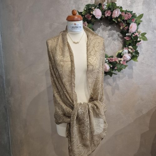 Mintás stóla, bézs vagy zöld színben.