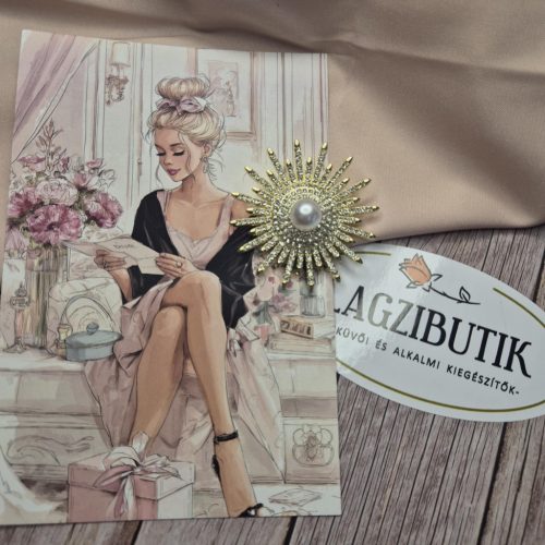 Napocska bross, gyönggyel.