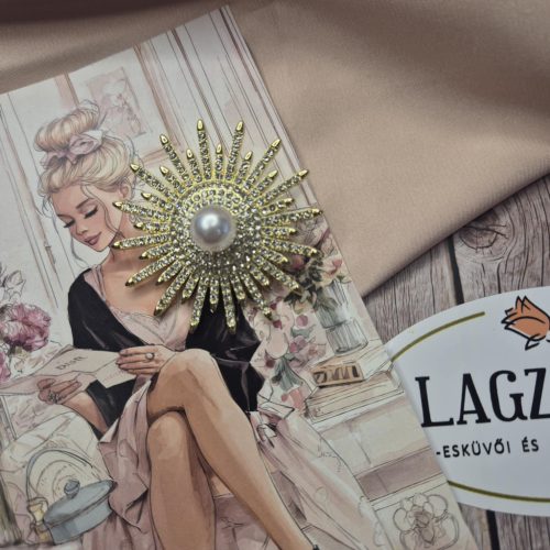 Napocska bross, gyönggyel.