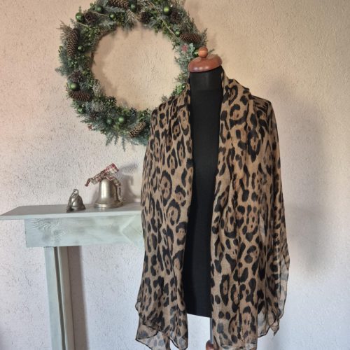 Ocelotmintás stóla, kendő barna színben.