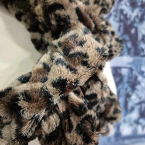 Ocelot mintás szőrmés sál, nyakbavaló.