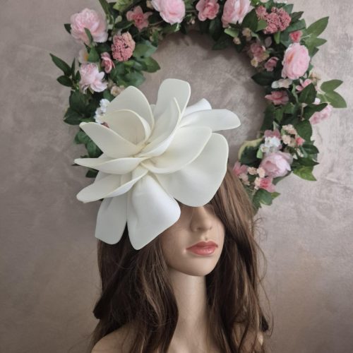 Fehér óriásvirág hajpánt, fejdísz.