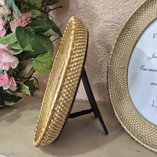 Ovális arany fotókeret, kétféle méretben.