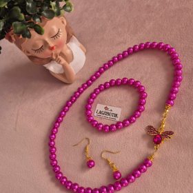 Pink gyöngy ékszer-szett pillangóval, strasszokkal.