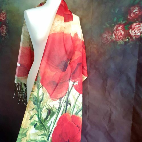 Pipacsos stóla, bézs-piros színben.