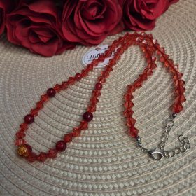 Piros acryl gyöngy nyaklánc.