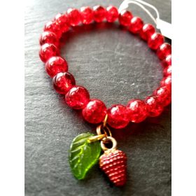 Piros üveggyöngy karkötő, eper medállal.