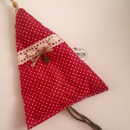 Piros pöttyös fenyő függődísz, textilből.