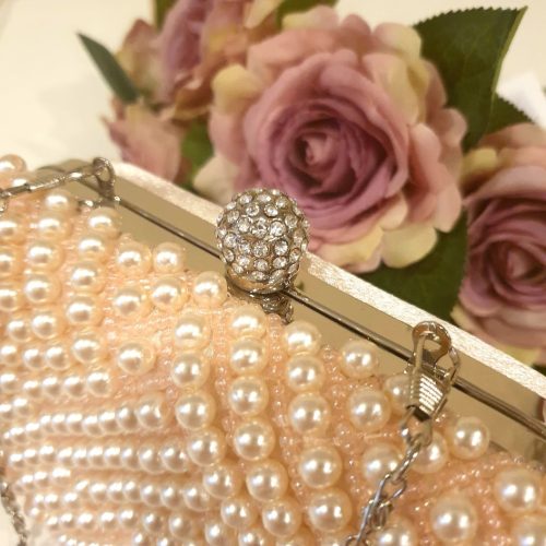 Rózsaszín gyöngyös táska