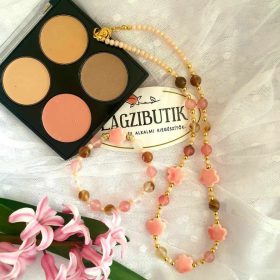   Púder színű gyöngynyaklánc-karkötő szett üveg és porcelángyöngyökből.