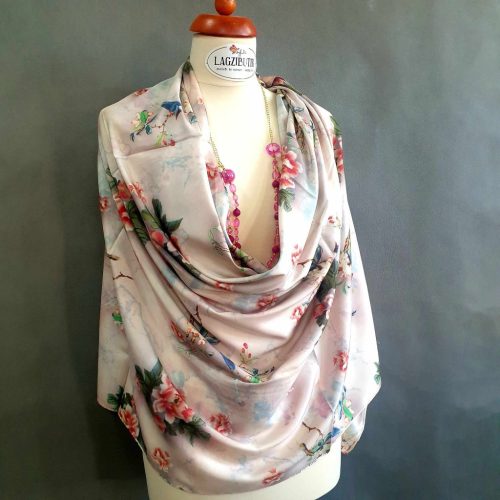 Púder színű virágos stóla, kétoldalas. 