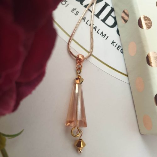 Rosegold nyaklánc, swarovski gyöngyökkel.
