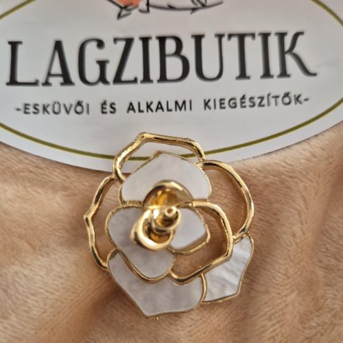 Rózsa bross, kitűző.