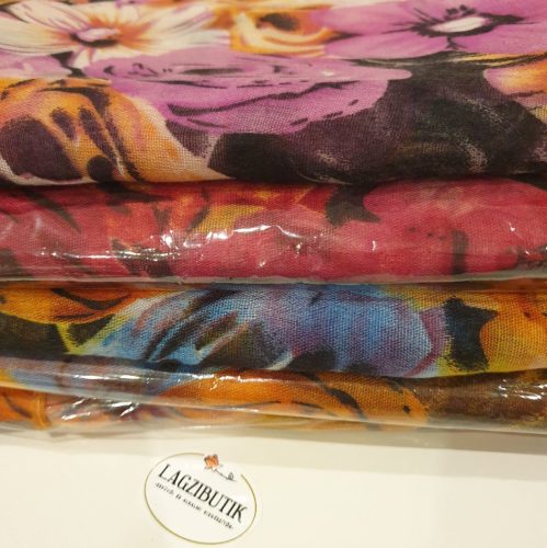 Rózsás vékony sál, kendő.