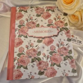 Rózsás, nagyalakú fényképalbum.