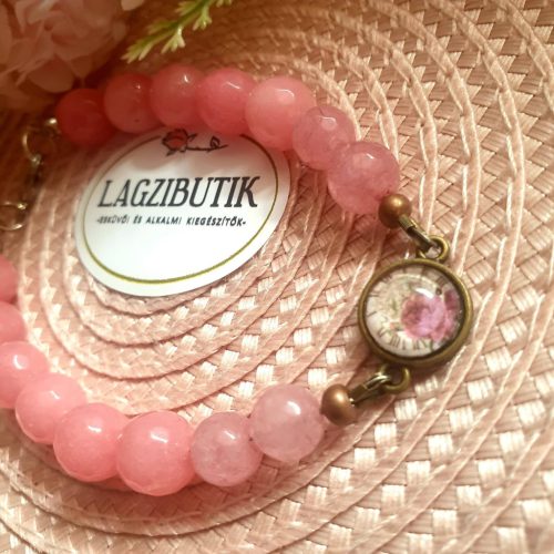 Rózsaszín ásványkarkötő vintage rózsával.