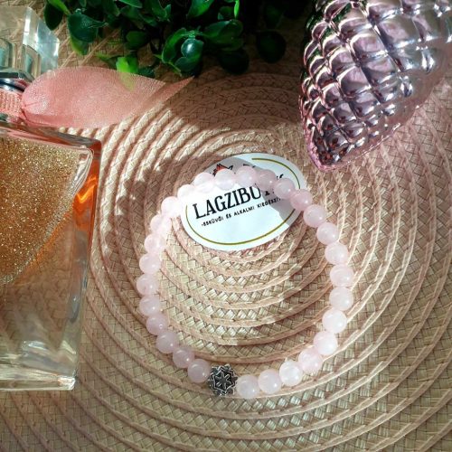 Rózsakvarc ásványkarkötő, hópehely fém köztessel.