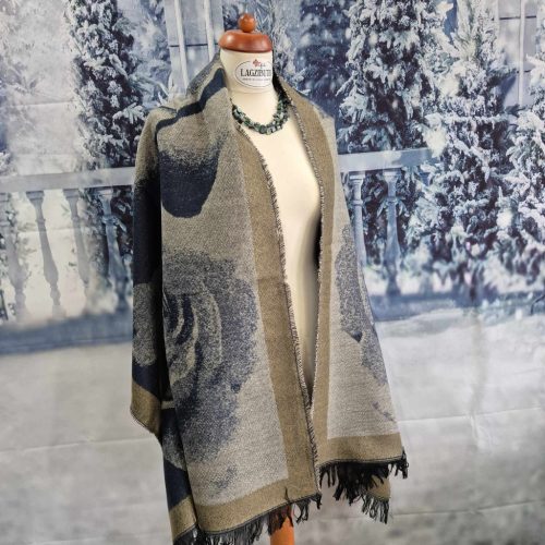 Vastag kékesszürke stóla, sál rózsa mintával.