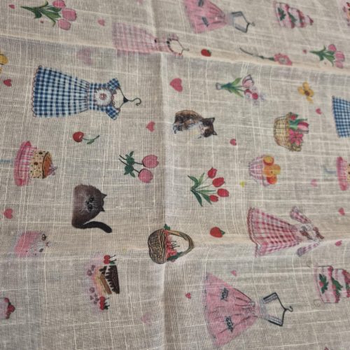 Ruha motívumos gyerekkendő.