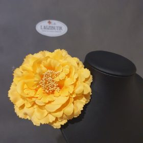 Sárga virág bross, hajbavaló.