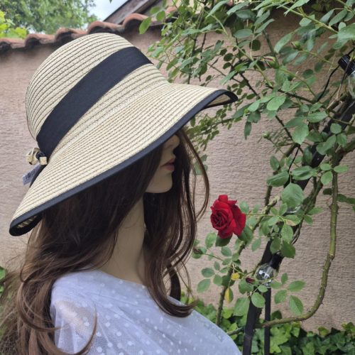 Szalmakalap, nyári kalap masnis, hátul nyitott.