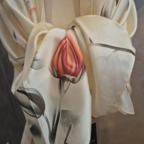 Szatén rózsás stóla