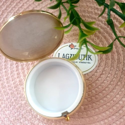 Szelence Jézussal, ékszertartó, rózsafüzértartó, gyógyszertartó.