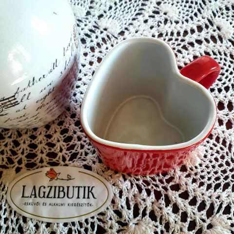 Szív bögre, valentin napi ajándék, díszcsomagolásban.