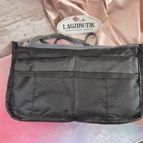 Fekete táskarendező, rendszerező.