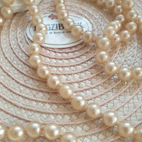 Teklagyöngy, pezsgő színű hosszú gyöngysor.