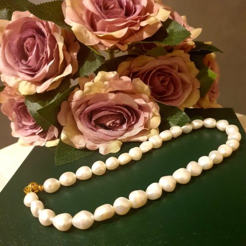 Tenyésztett-gyöngy ékszer szett.