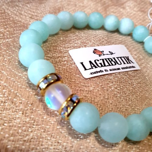Világoskék ásványkarkötő, holdkővel.