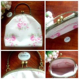   Vintage stílusú női táska, rózsás mintákkal, réz füllel.