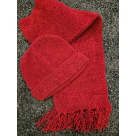 Piros sapka-sál szett, gyerekeknek.